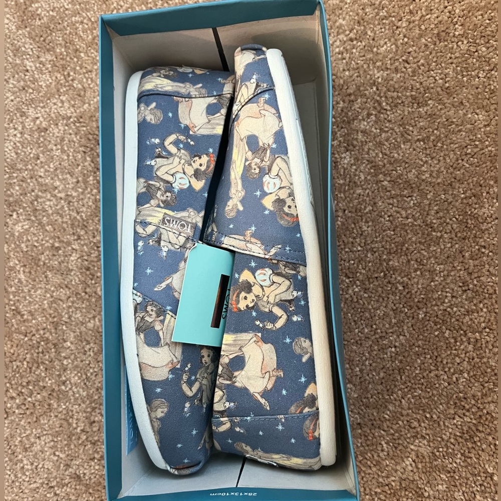 NWT Toms x Disney Snow White